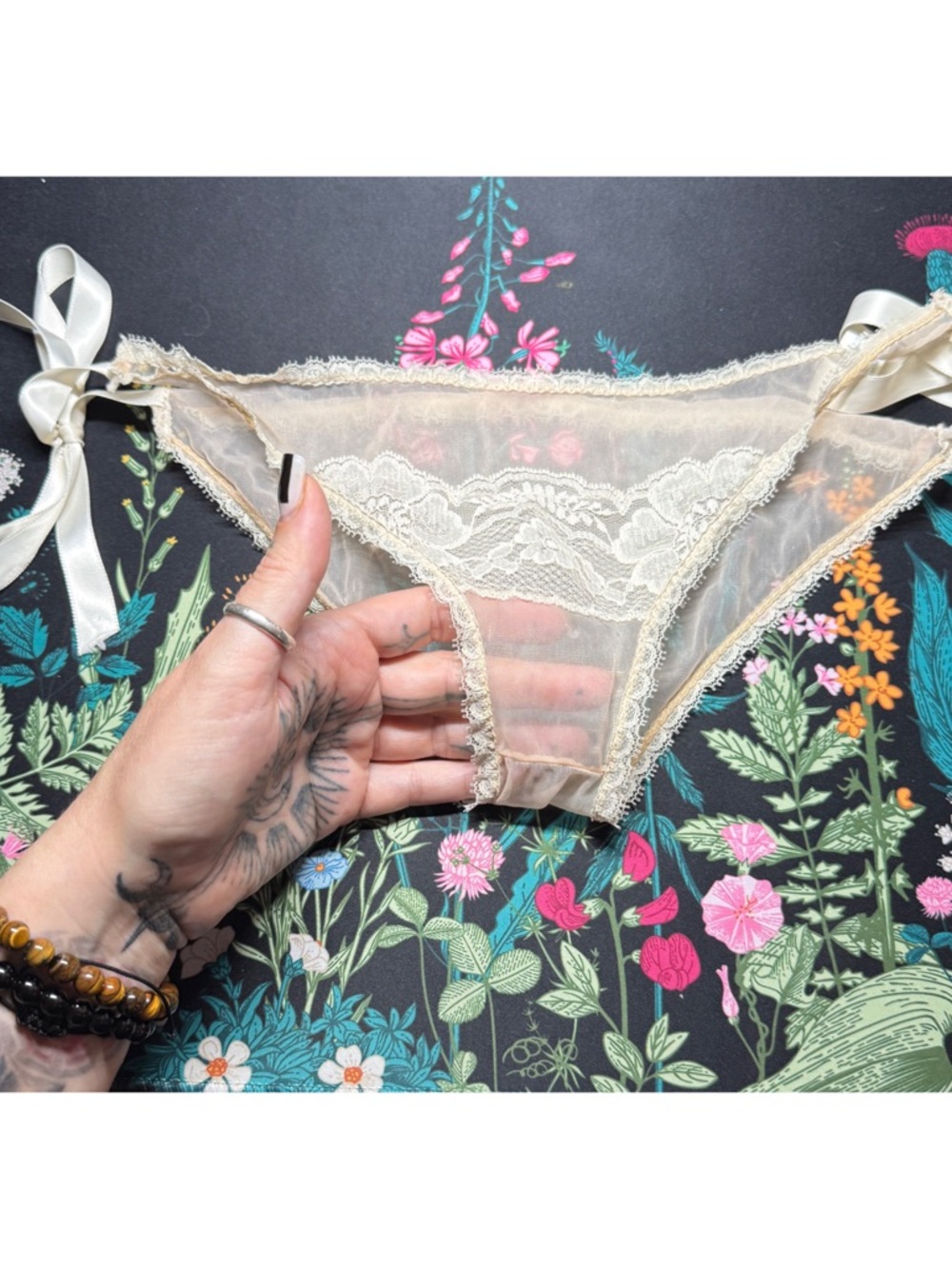 Vintage Kayser Sheer Cream Lace Tie Side Panties, OS
